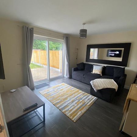 Lovely 1-Bedroom Apartment With Garden And Parking Stone (Staffordshire) Exterior foto