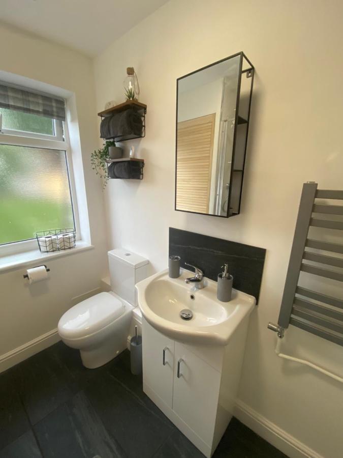 Lovely 1-Bedroom Apartment With Garden And Parking Stone (Staffordshire) Exterior foto
