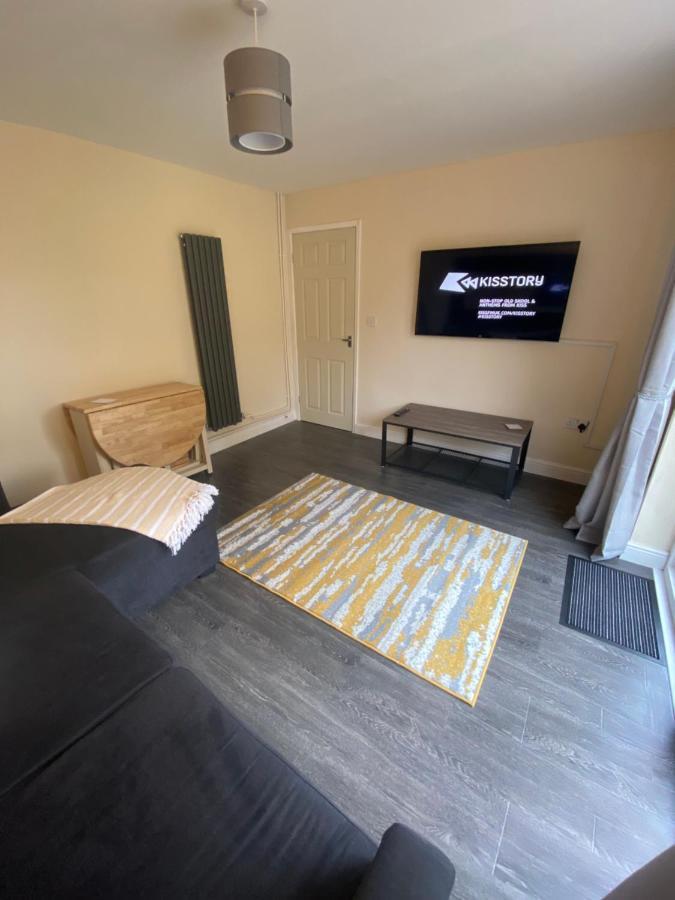 Lovely 1-Bedroom Apartment With Garden And Parking Stone (Staffordshire) Exterior foto