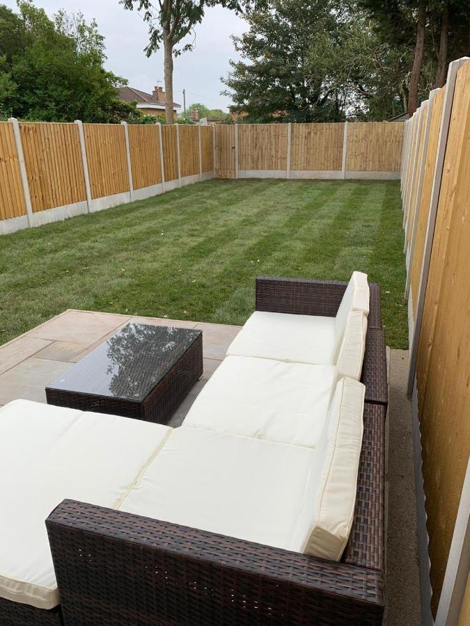 Lovely 1-Bedroom Apartment With Garden And Parking Stone (Staffordshire) Exterior foto