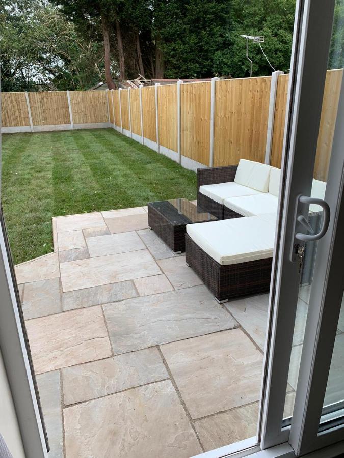 Lovely 1-Bedroom Apartment With Garden And Parking Stone (Staffordshire) Exterior foto